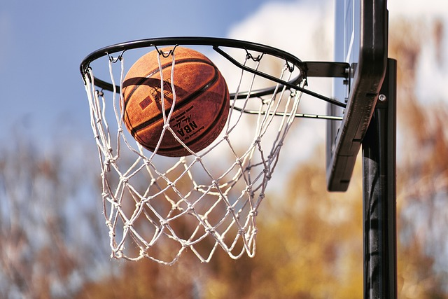 Insoles for basketball should support and cushion the feet without promoting any instability in the ankle.